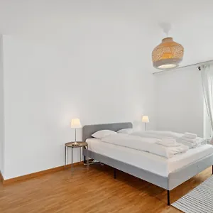 Spacious Hoting Apartamento Zúrich